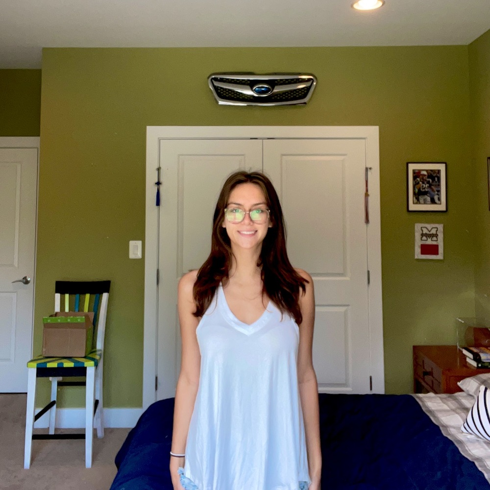 Long v neck tank